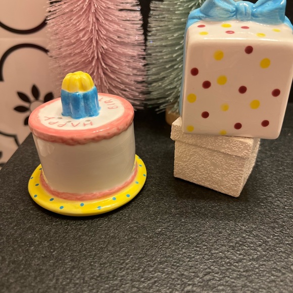 COPY - Absolutely Chic Vintage Clay Art Happy Birthday Salt n Pepper Shakers - Picture 4 of 5